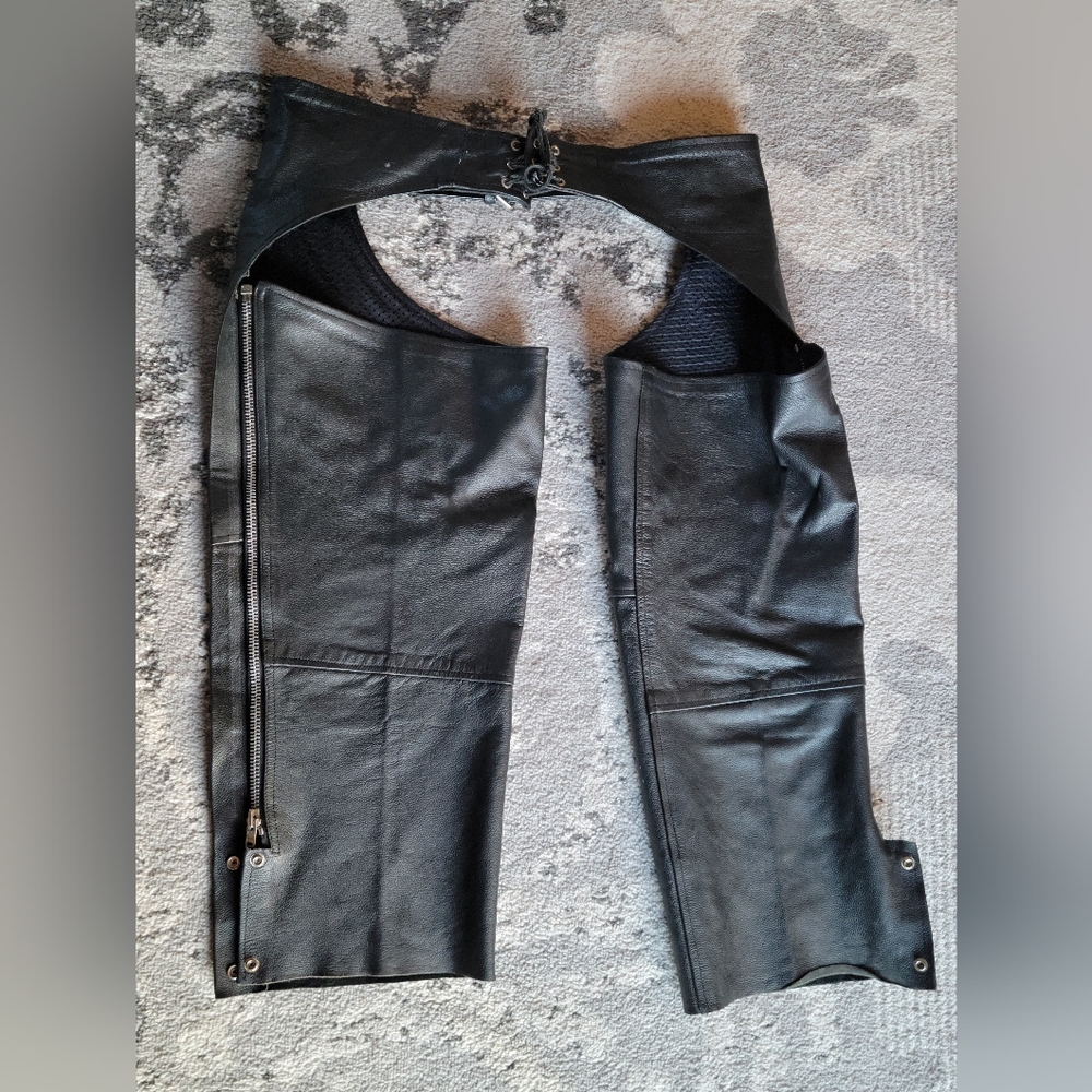 Vance Leather Riding Chaps - Picture 2 of 3